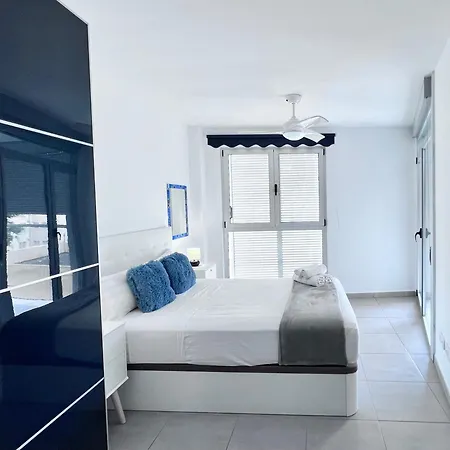 Con Terraza Y Vistas Apartment